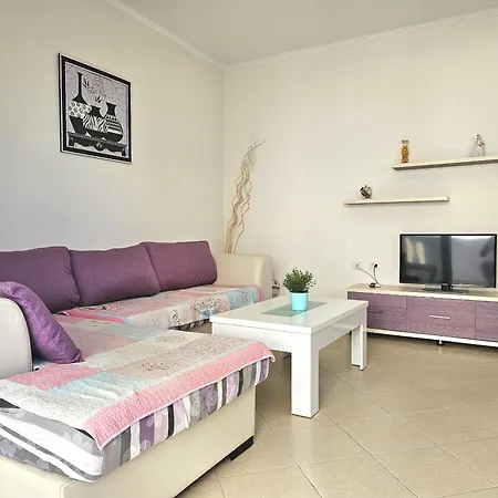 Happy Eri Apartment
